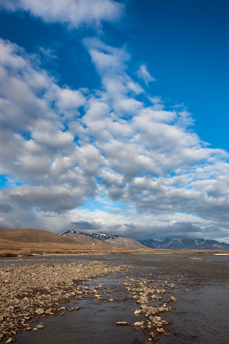 Scenic view of the Nigu river, National Petroleum Reserve, Alaska. Canon 1Ds Mark III, 16-35mm (22mm), 1/160 sec @f8, ISO 200