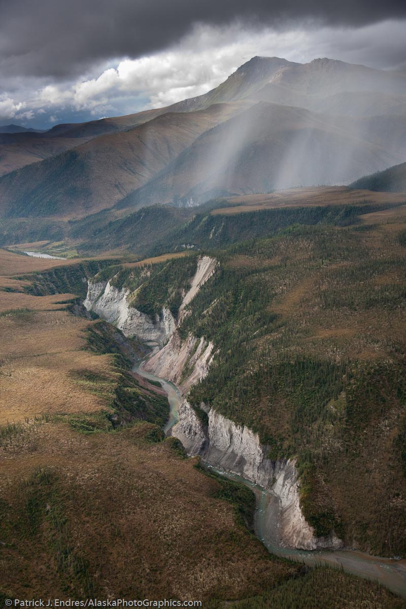 Hammond River Canyon, Gates of the Arctic National Park, Alaska. Canon 1Ds Mark III, 24-105mm (40mm), 1/1250 @ f/4, ISO 800